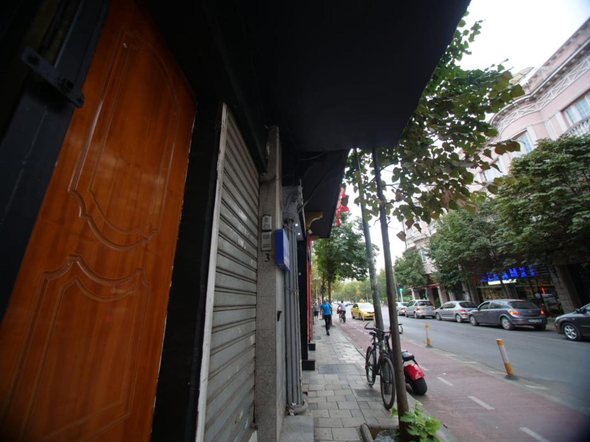 Hidden Gem In The Center Of Tirana Apartment Екстериор снимка